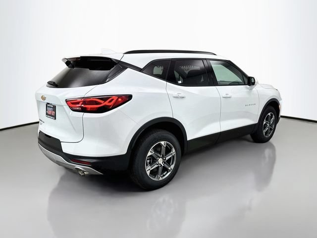 New 2026 Summit White Chevrolet 2LT image 9