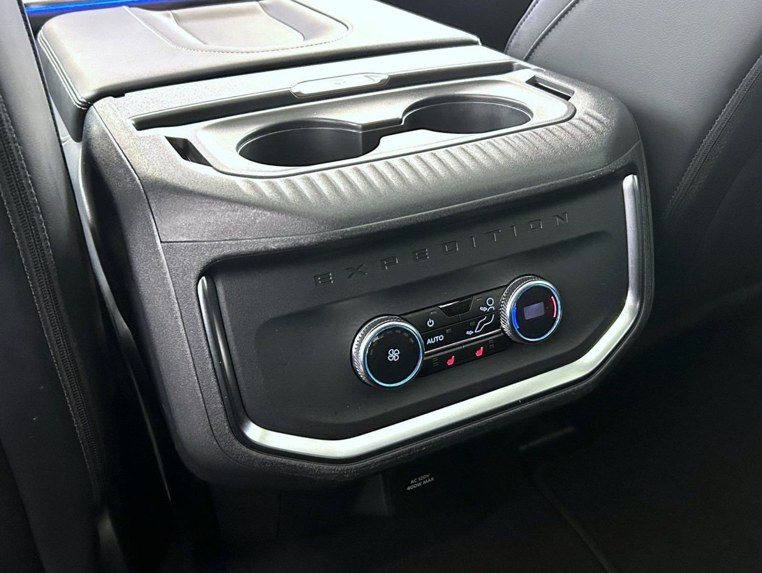 Used 2025 Silver Metallic Ford Platinum image 25