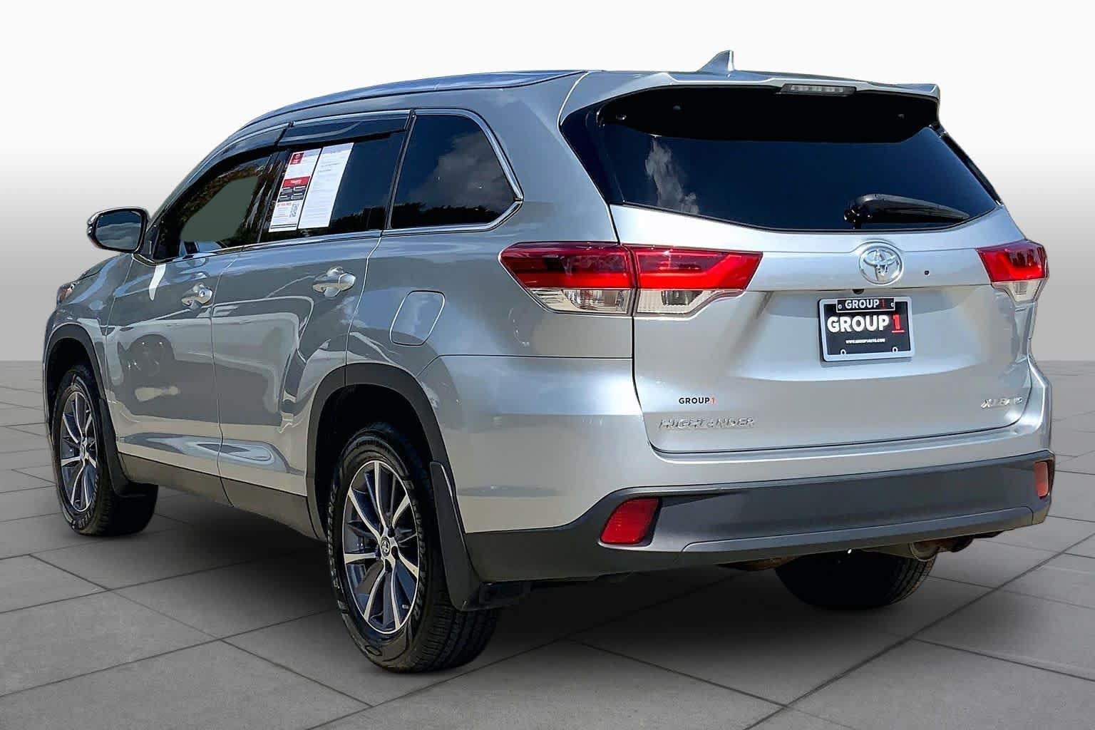 Used 2019 Celestial Silver Metallic Toyota XLE image 12