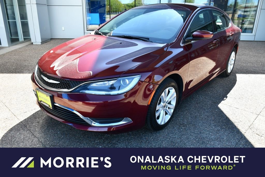 2016 Chrysler 200 Limited Platinum's photo