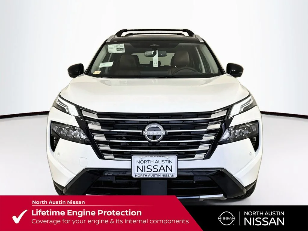 New 2026 White Nissan Platinum image 3
