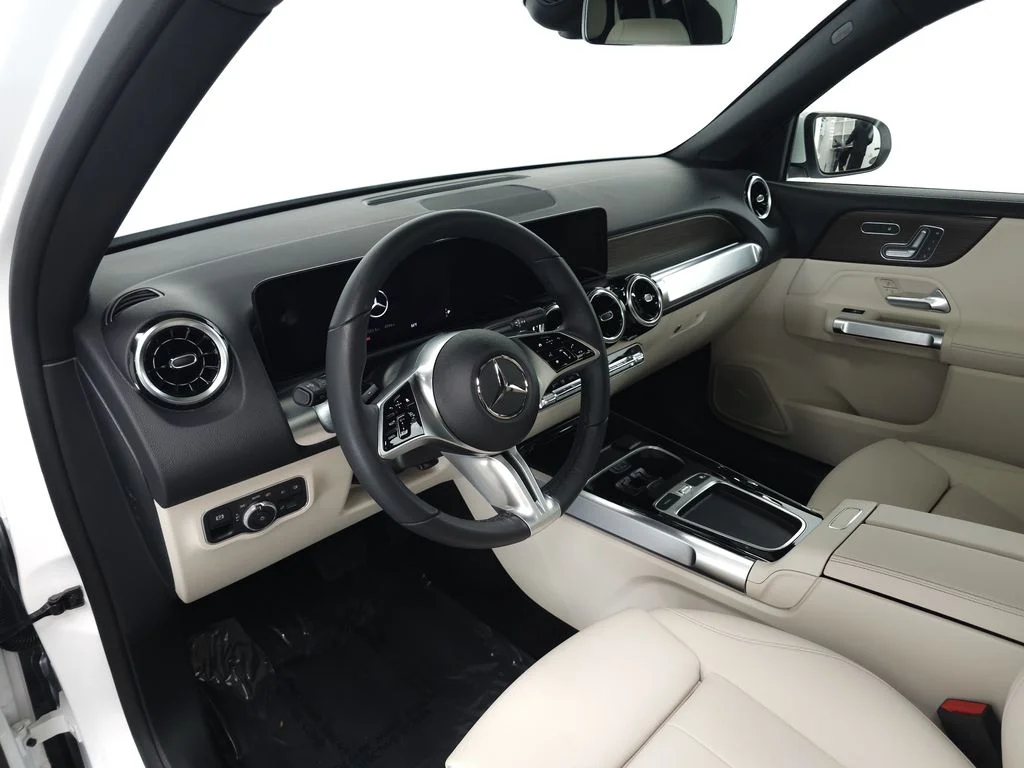 Certified Used 2026 Polar White Mercedes-Benz GLB 250 image 8