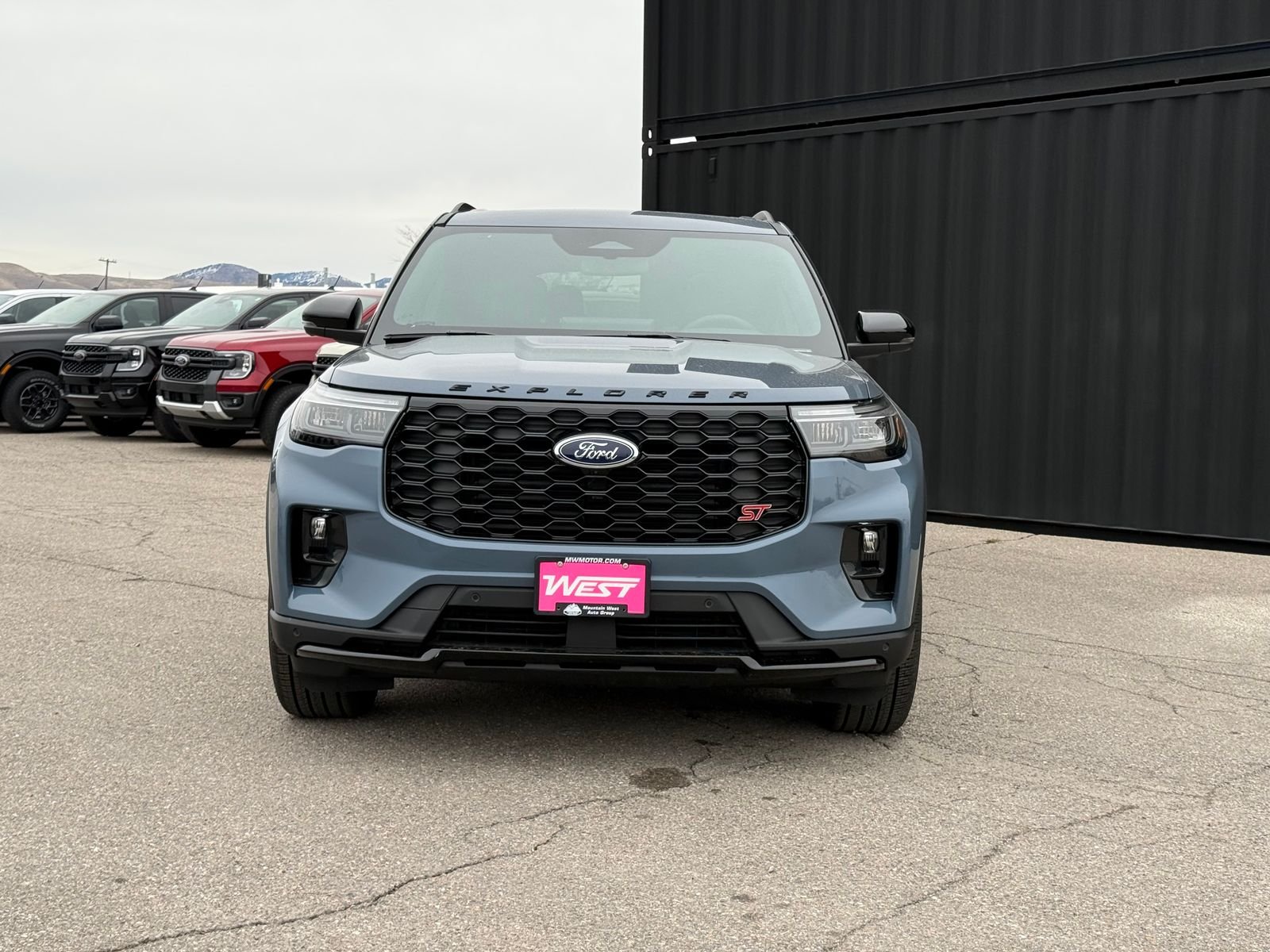 View vehicle photo 3