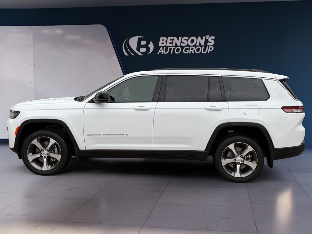New 2026 Bright White Clear-Coat Exterior Paint Jeep Limited image 2