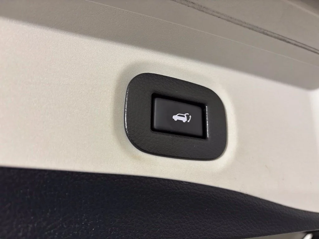 Used 2019 White Nissan SV image 37