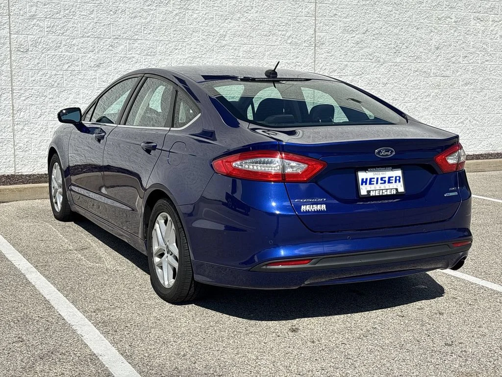 Used 2014 Blue Ford SE image 11