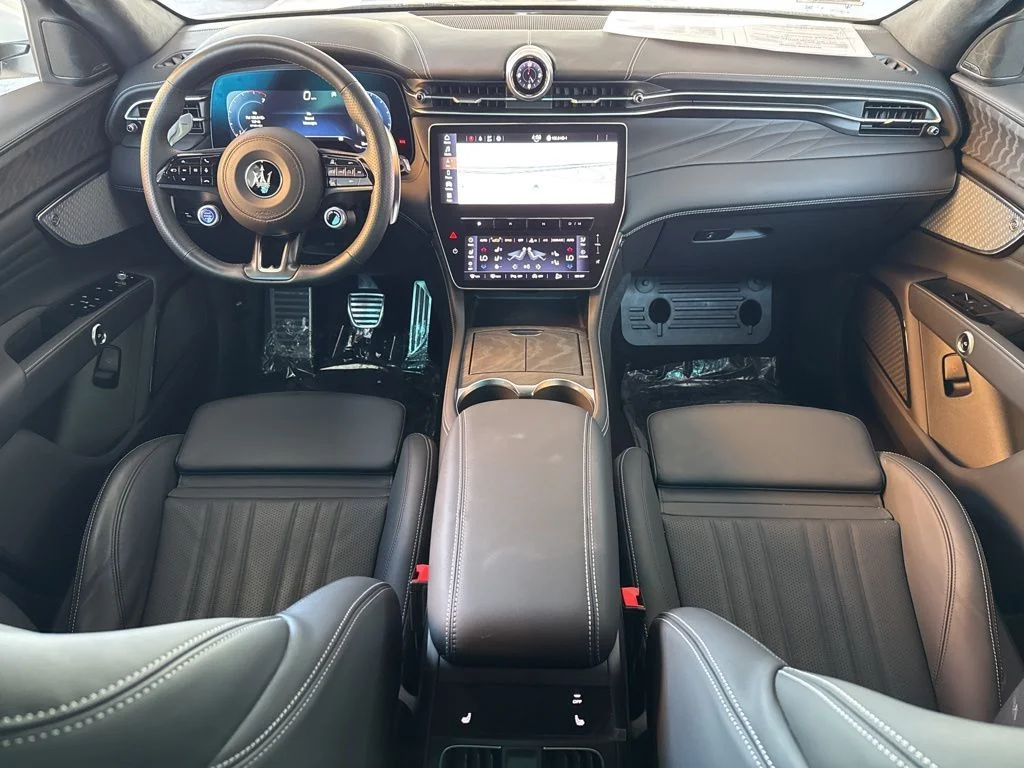 Used 2025 Bianco Maserati Modena image 14