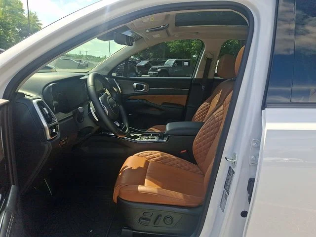 Used 2023 White Kia X-Line SX Prestige image 13