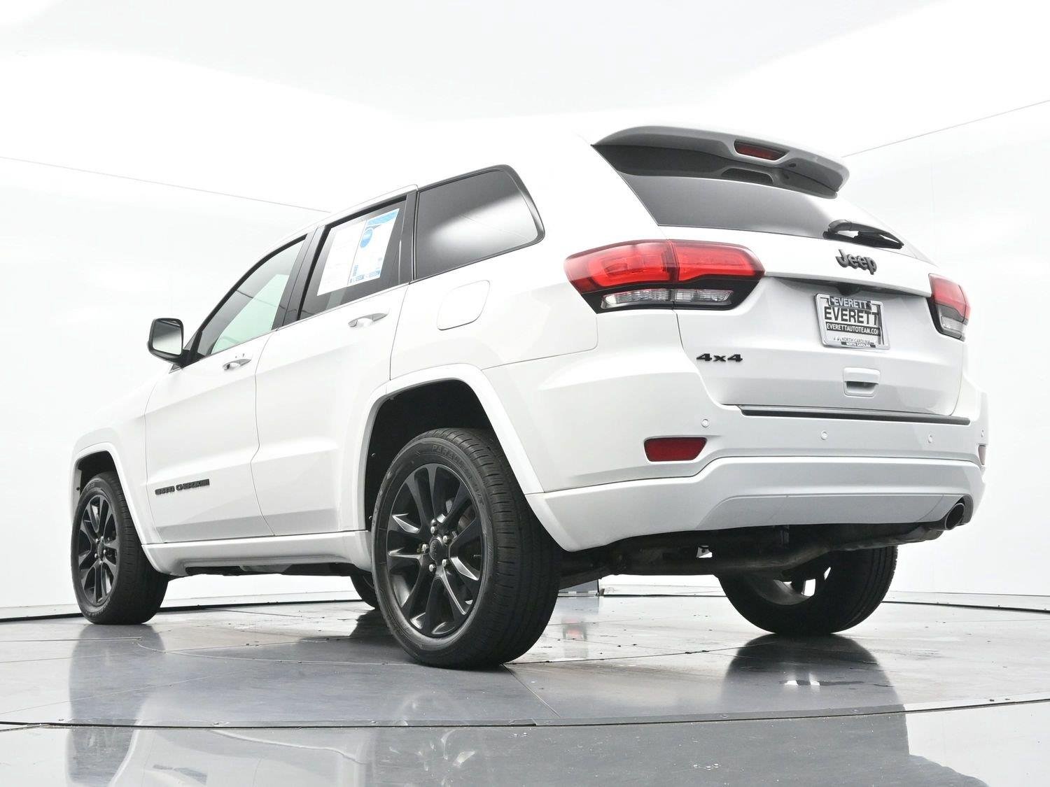 Used 2021 Bright White Clearcoat Jeep Laredo X image 51