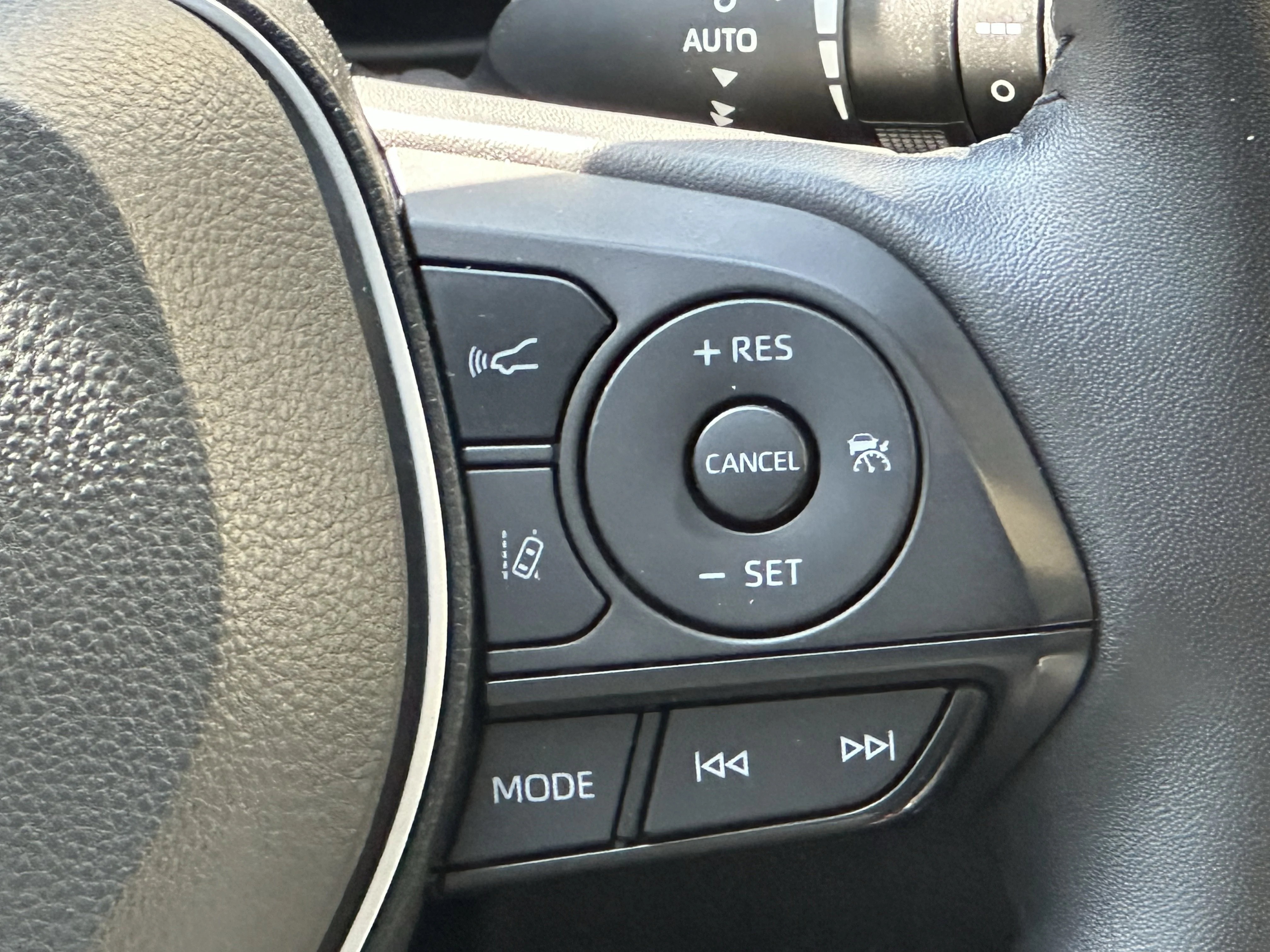 Certified Used 2025  Toyota Hybrid XLE image 13