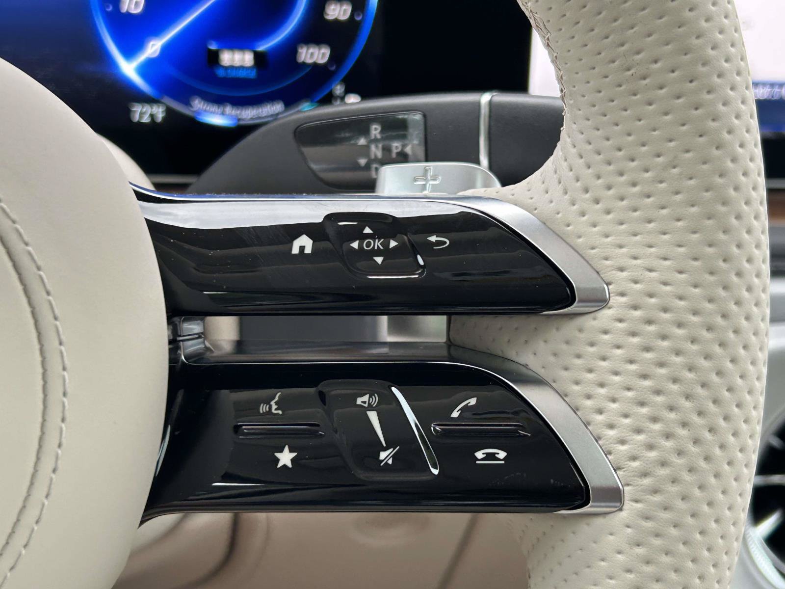 New 2027 MANUFAKTUR Moonlight White Metallic Mercedes-Benz G 580e SUV image 25