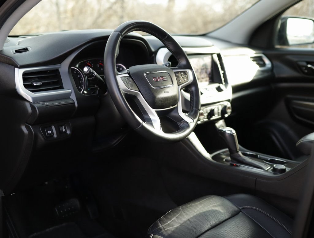 Used 2017 EBONY TWILIGHT METALLIC GMC SLT image 9