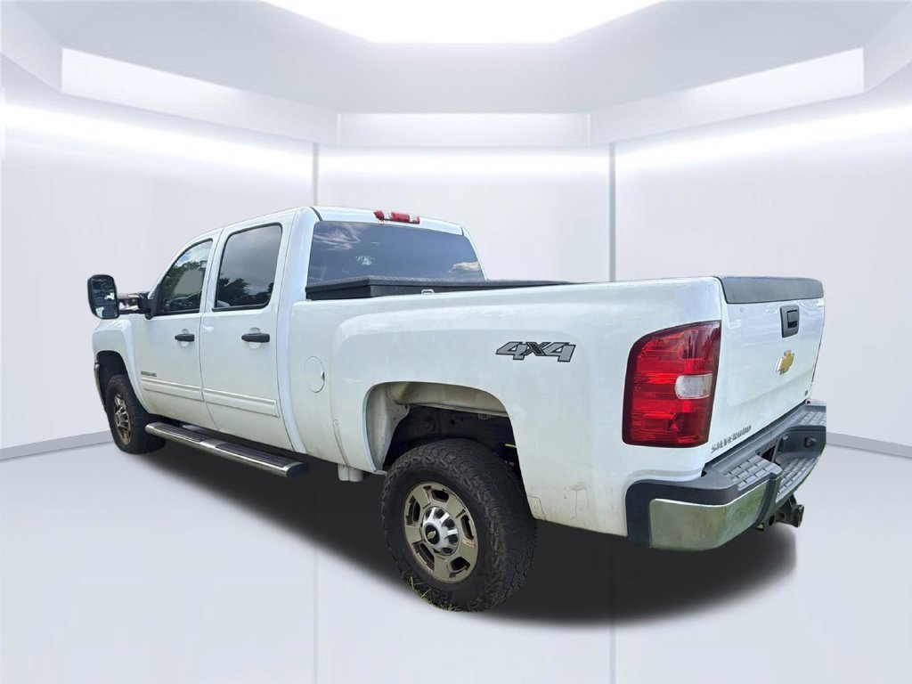 Used 2013 White Chevrolet LT image 18