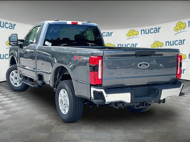 New 2026 Carbonized Gray Metallic Ford XLT image 4