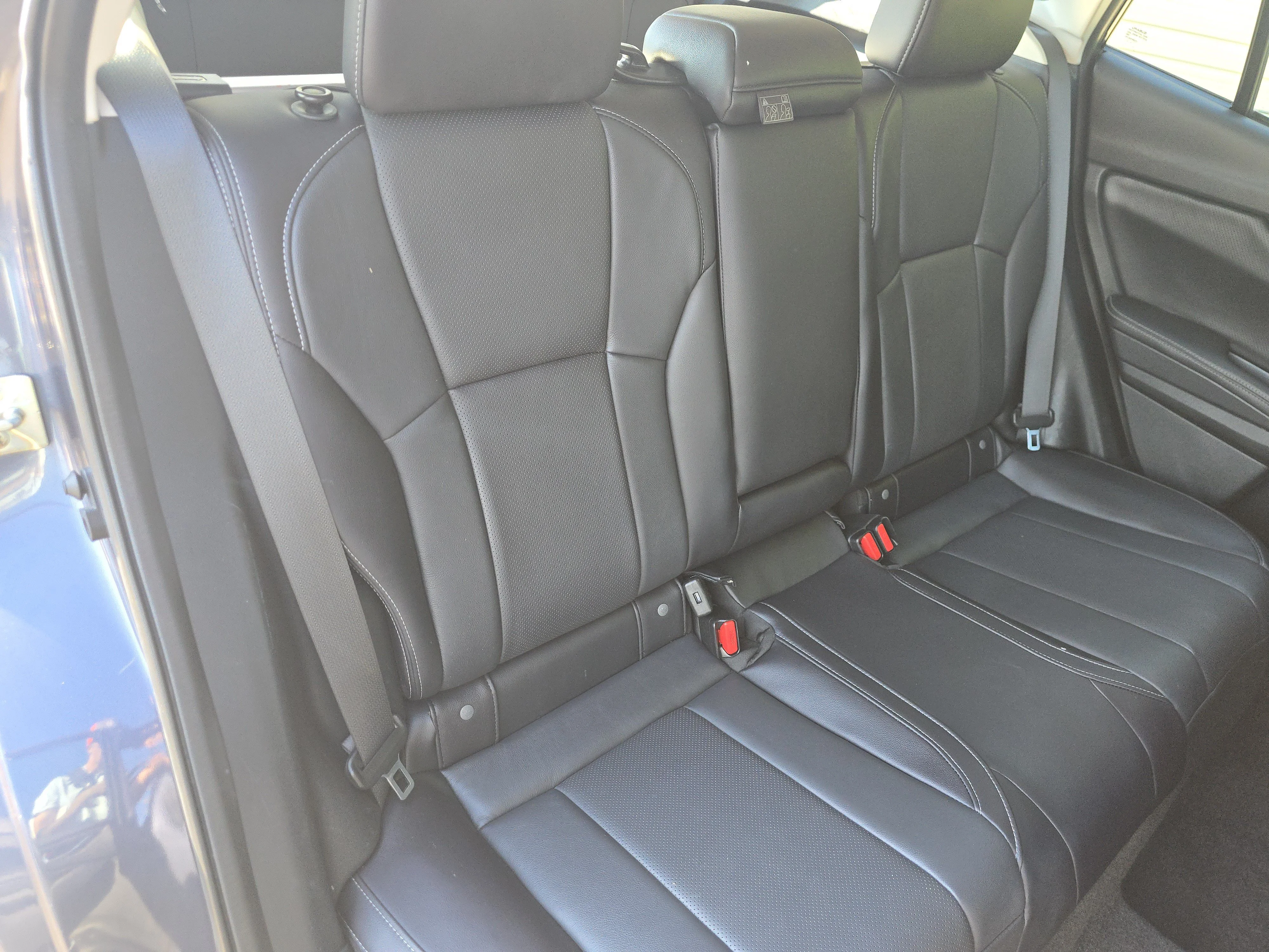 Used 2017 Carbide Gray Metallic Subaru Limited image 18