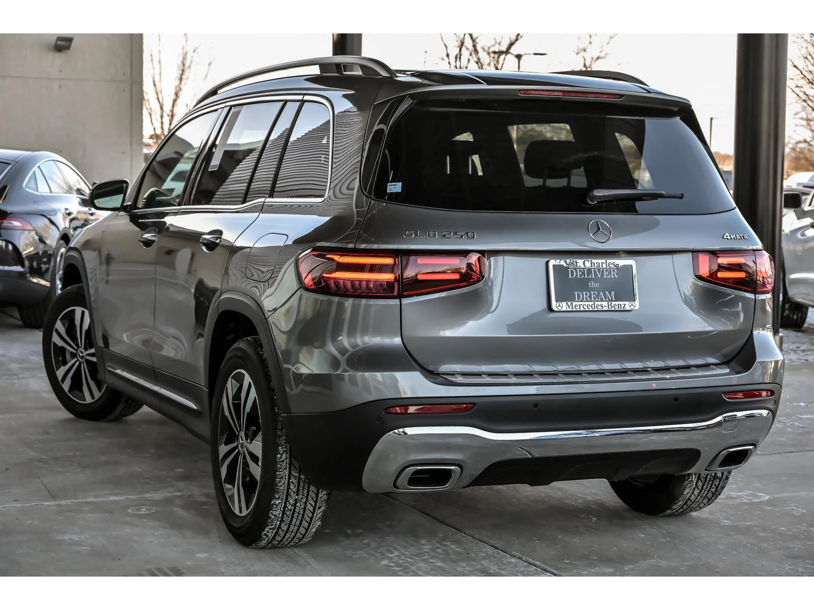 New 2026 Mountain Grey Metallic Mercedes-Benz GLB 250 image 4
