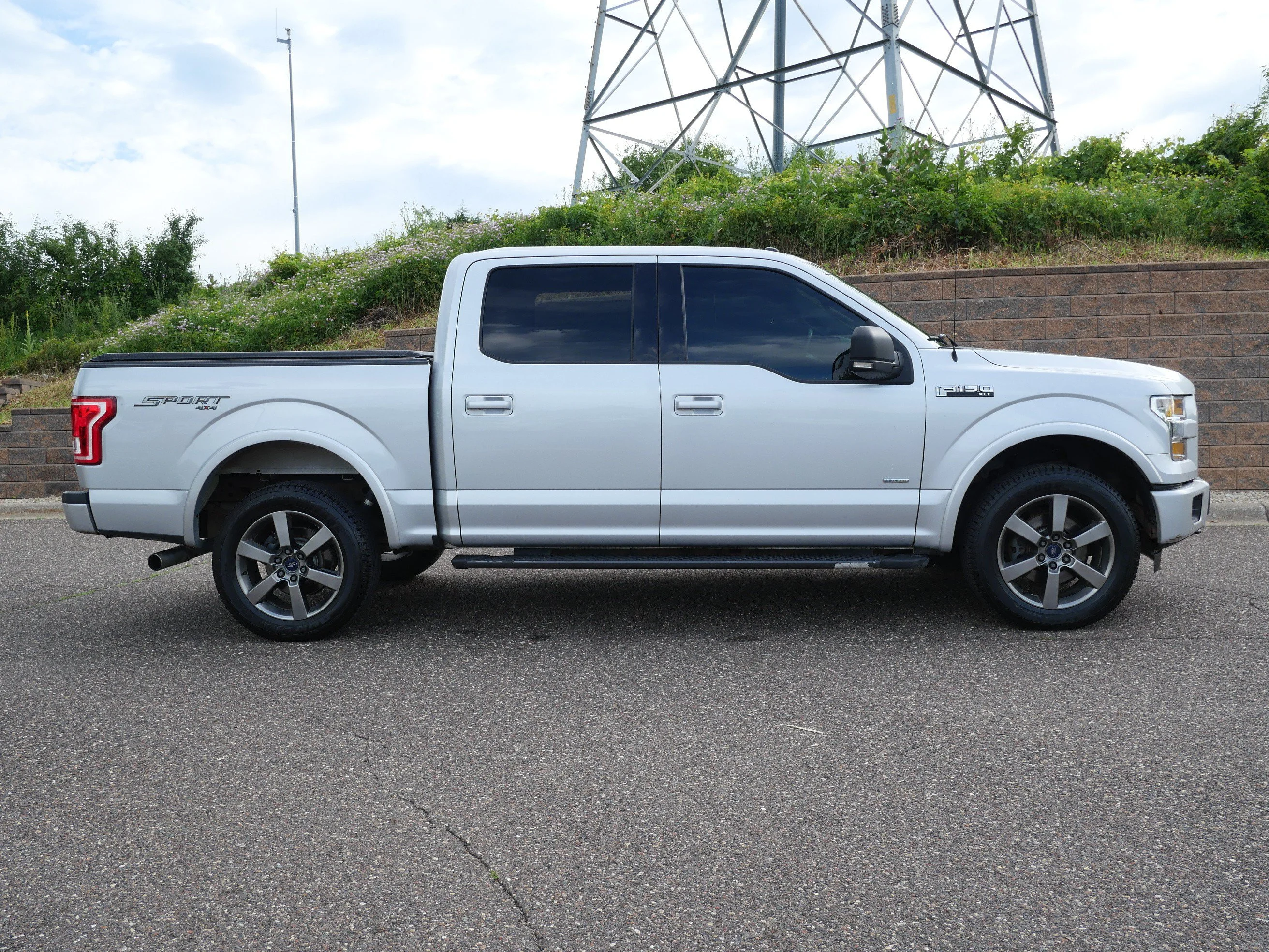 Used 2016 Ingot Silver Metallic Ford XLT 4WD SuperCrew 145 image 7