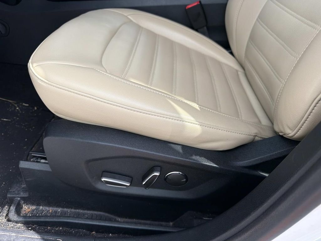 Used 2019 White Ford SEL image 16
