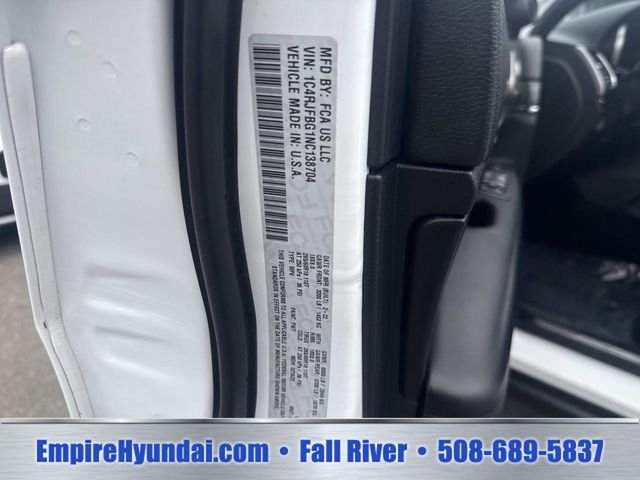 Used 2022 Bright White Clearcoat Jeep Limited image 22
