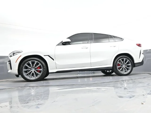 Used 2021 White BMW sDrive40i image 37