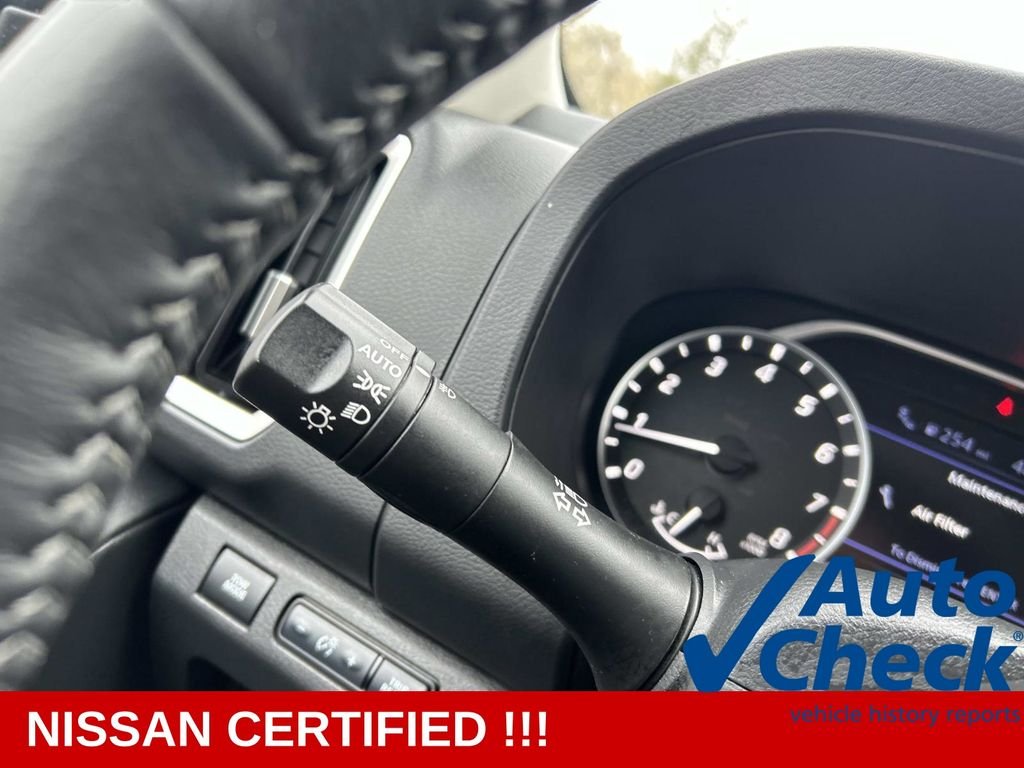 Used 2025 Gray Nissan SV image 26