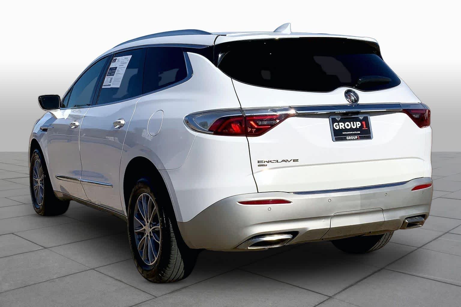Used 2022 Summit White Buick Premium image 11
