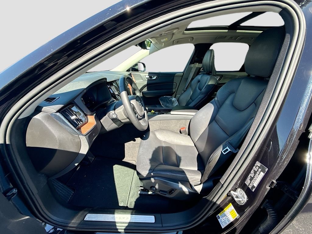 2024 Volvo XC60 Plus - Photo 18
