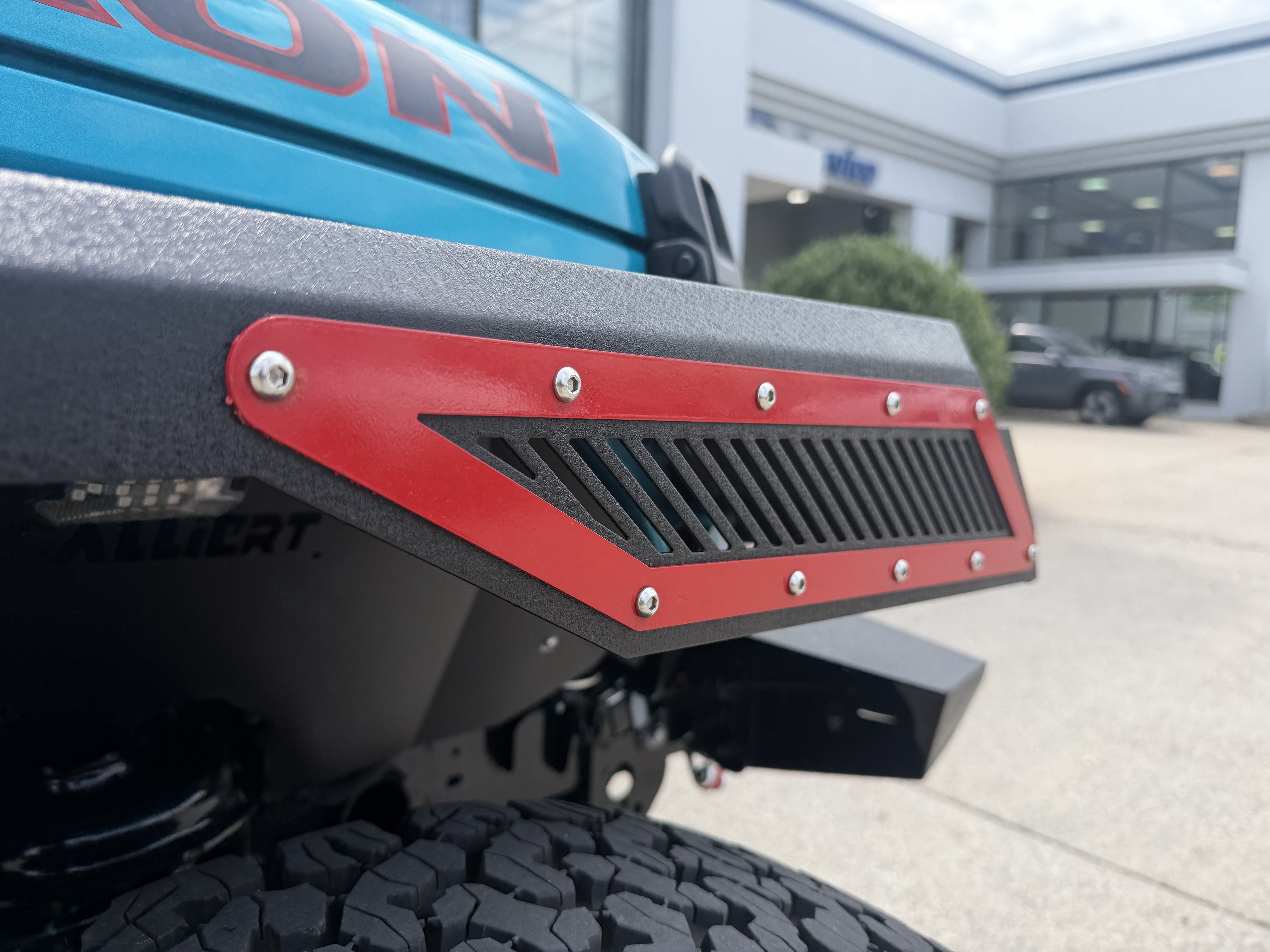 Used 2024 Bikini Pearl Coat Jeep Rubicon image 24