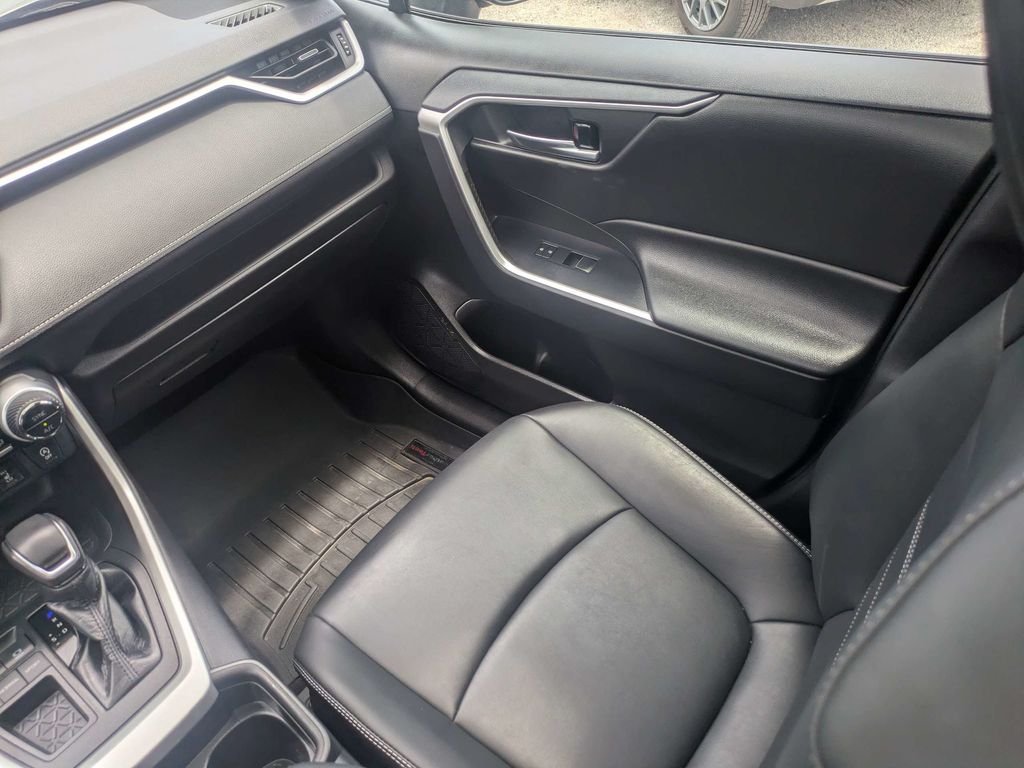 Used 2021 Gray Toyota XLE Premium image 18