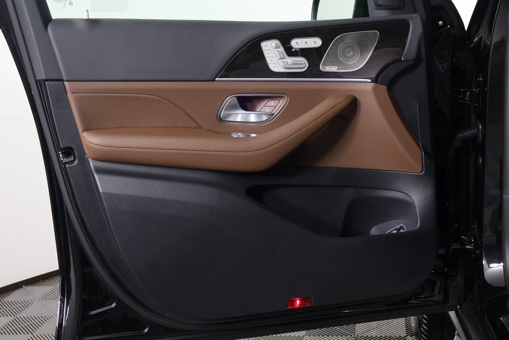 New 2026 Obsidian Black Metallic Mercedes-Benz GLS 450 image 19