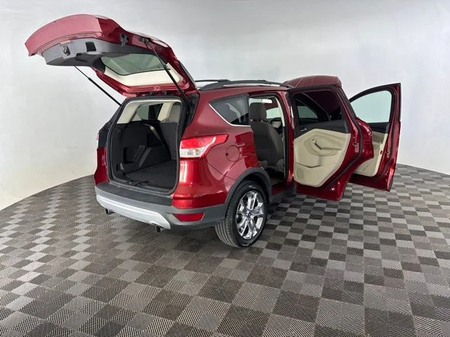Used 2013 Red Ford SE image 14
