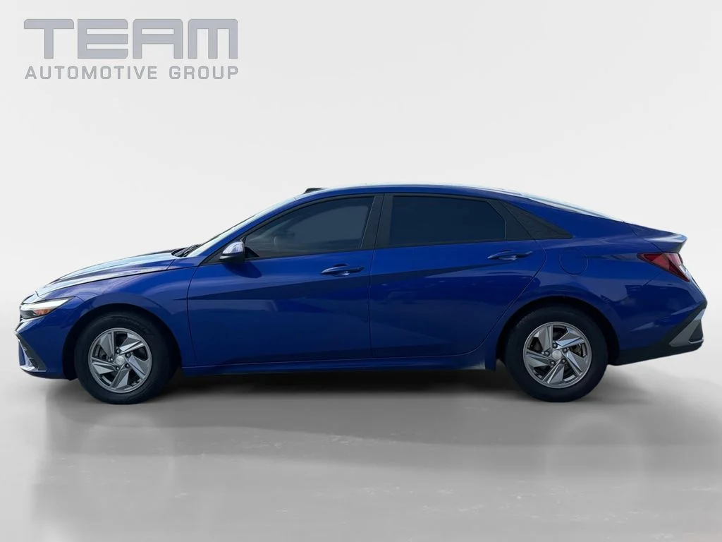 Used 2024 Blue Hyundai SE image 4