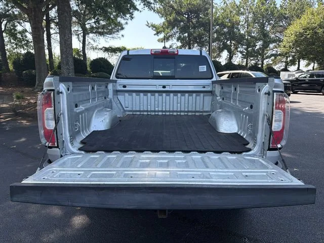 Used 2016 QUICKSILVER METALLIC GMC 4WD SLE image 18