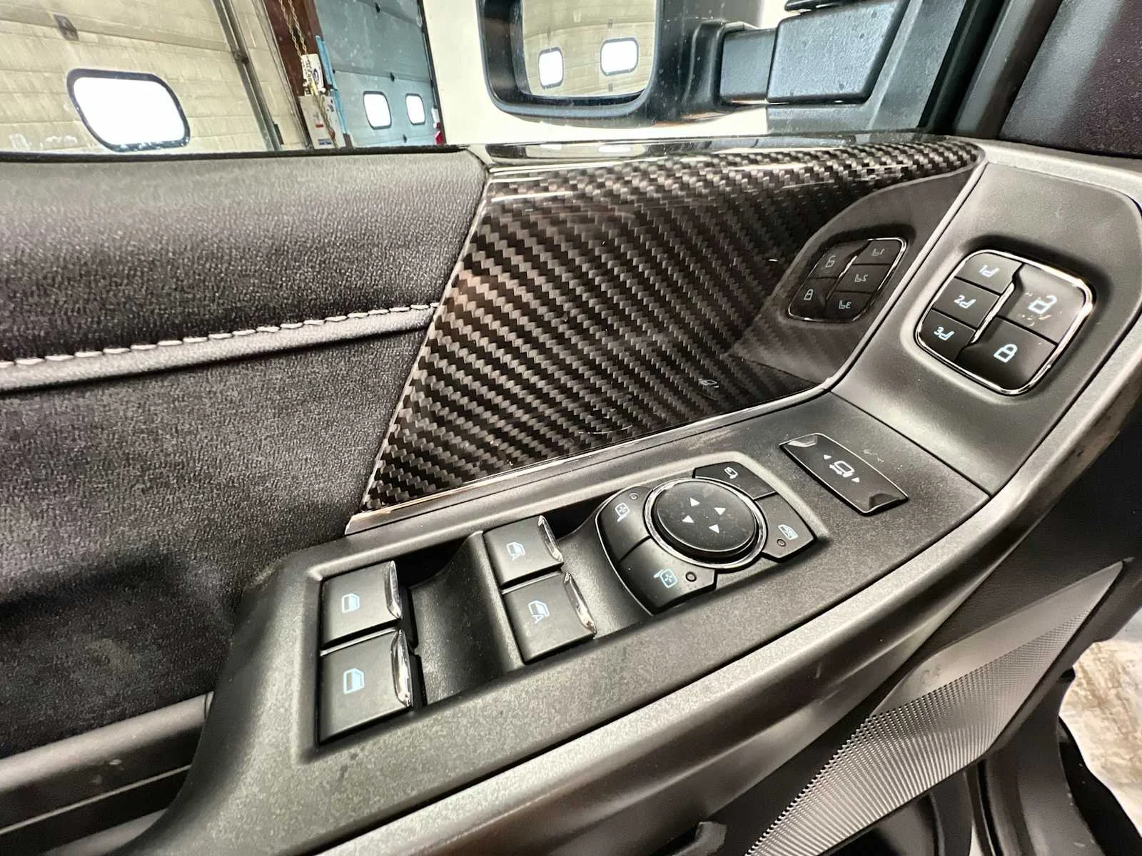 New 2026 Star White Metallic Tri-Coat Ford LARIAT image 15