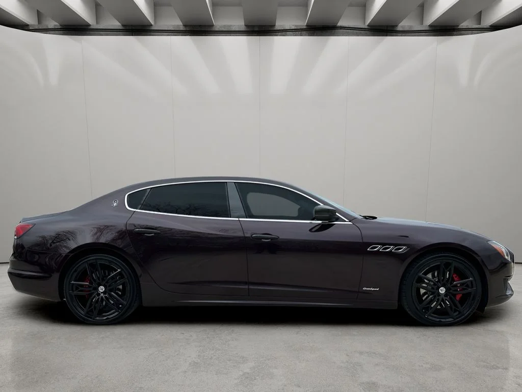 Used 2021 Rosso Folgore Metallic Maserati Ghibli S GranSport image 5