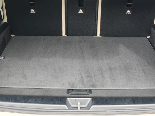 Used 2026 White Mercedes-Benz GLB 250 image 17