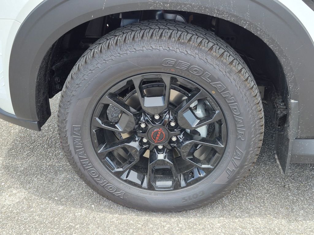 New 2026 White Nissan PRO-4X image 11