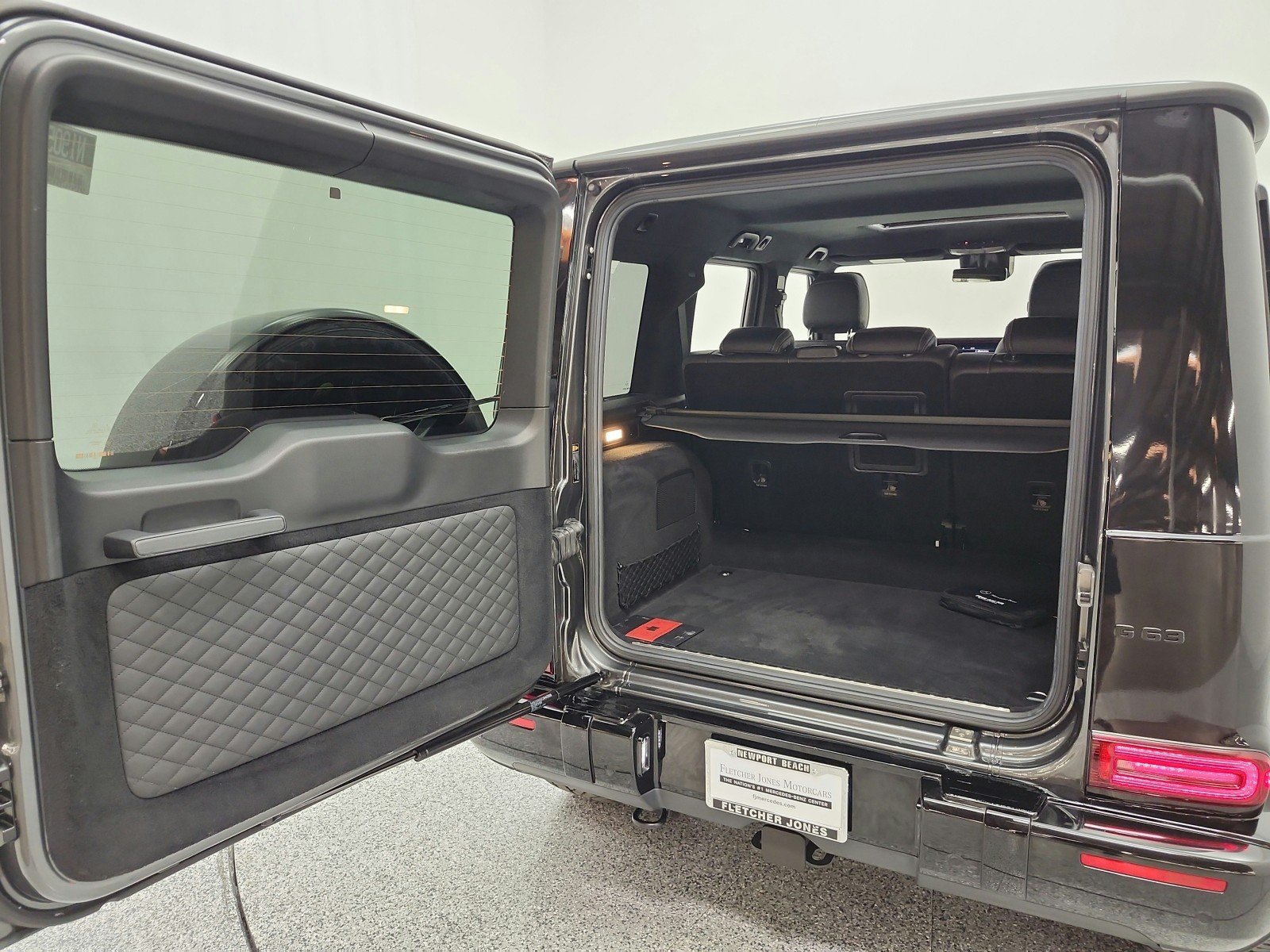 Certified Used 2022 MANUFAKTUR Graphite Metallic Mercedes-Benz AMG® G 63 4MATIC SUV image 19
