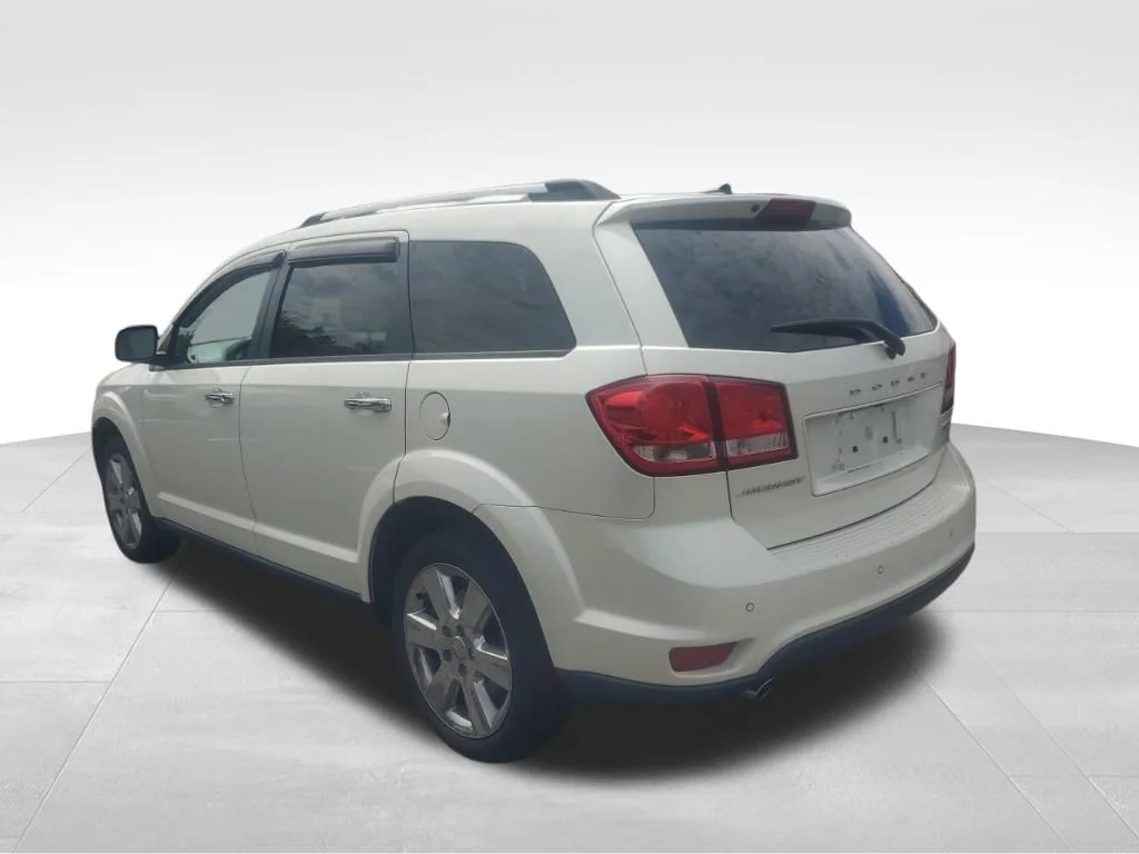 Used 2014 White Dodge Limited image 3