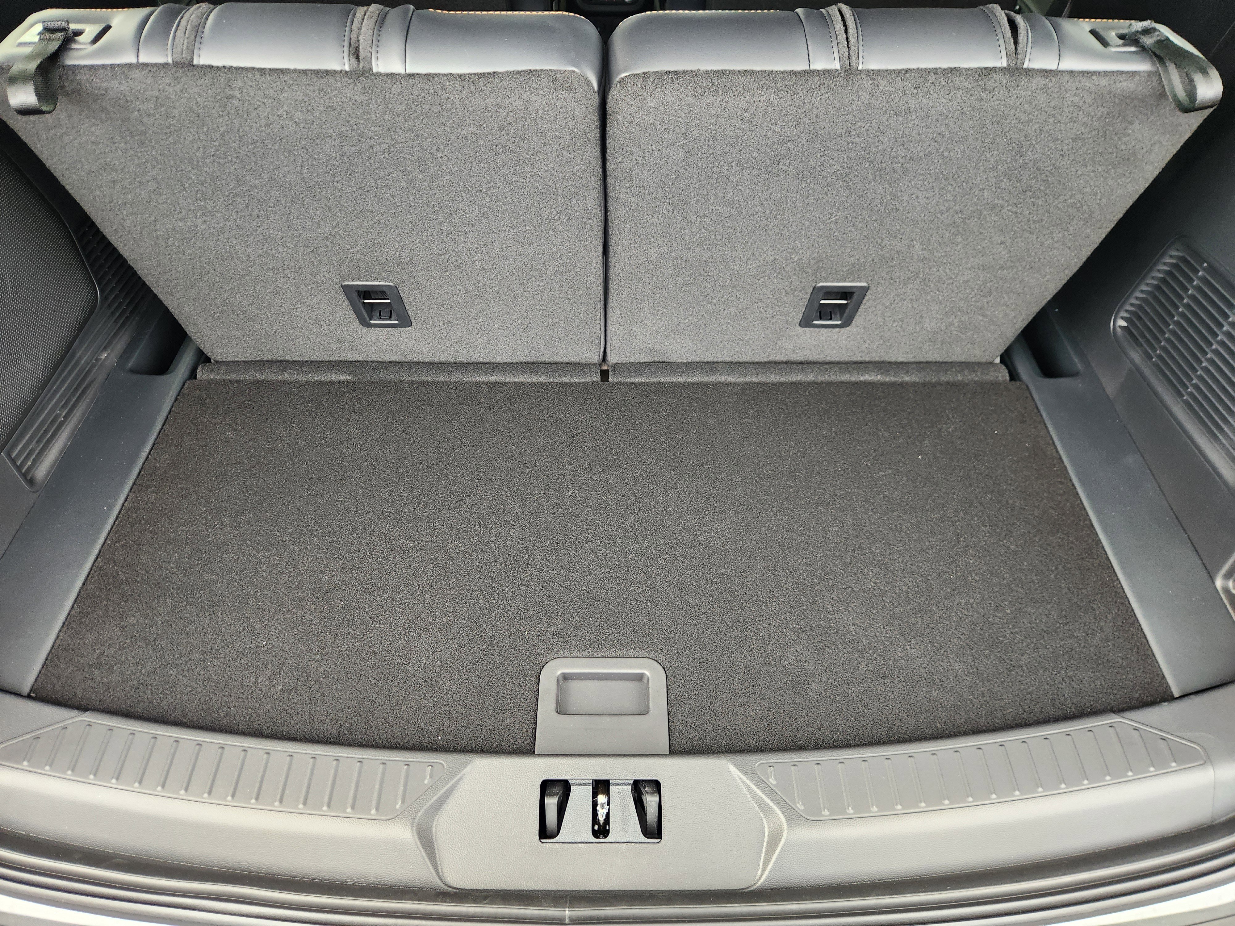 New 2026 Carbonized Gray Metallic Ford Tremor image 22