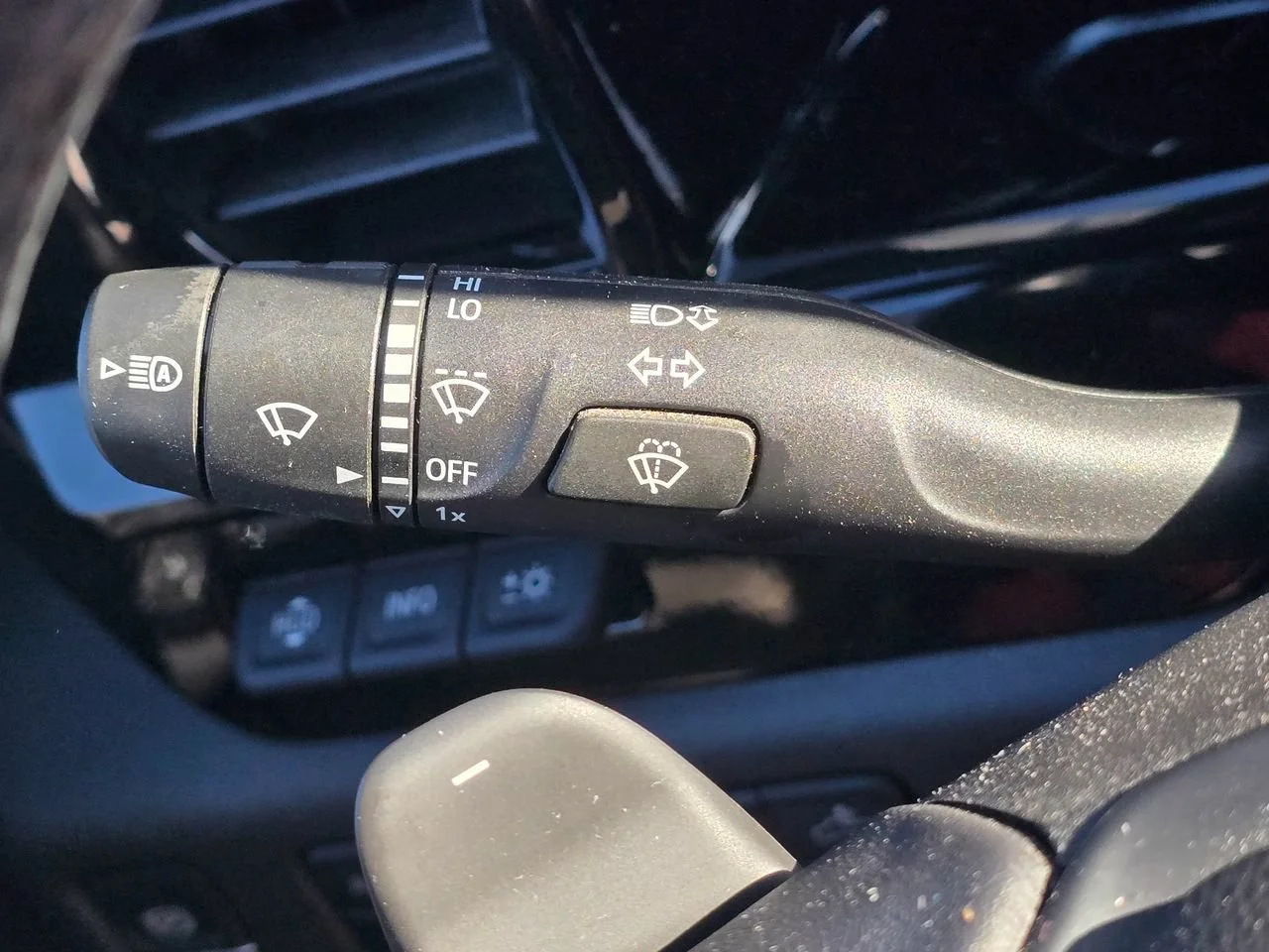 Used 2022 Black Chevrolet ZR2 image 19