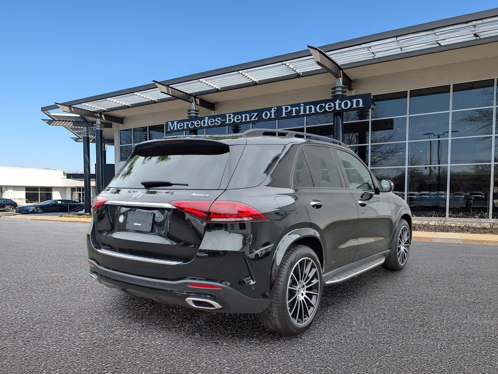 Certified Used 2023 Black Mercedes-Benz GLE 350 4MATIC® SUV image 3