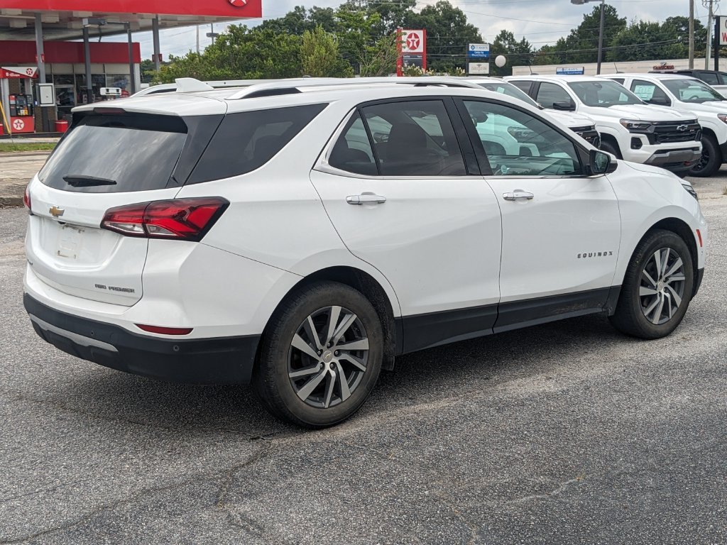Used 2022 Summit White Chevrolet Premier image 4