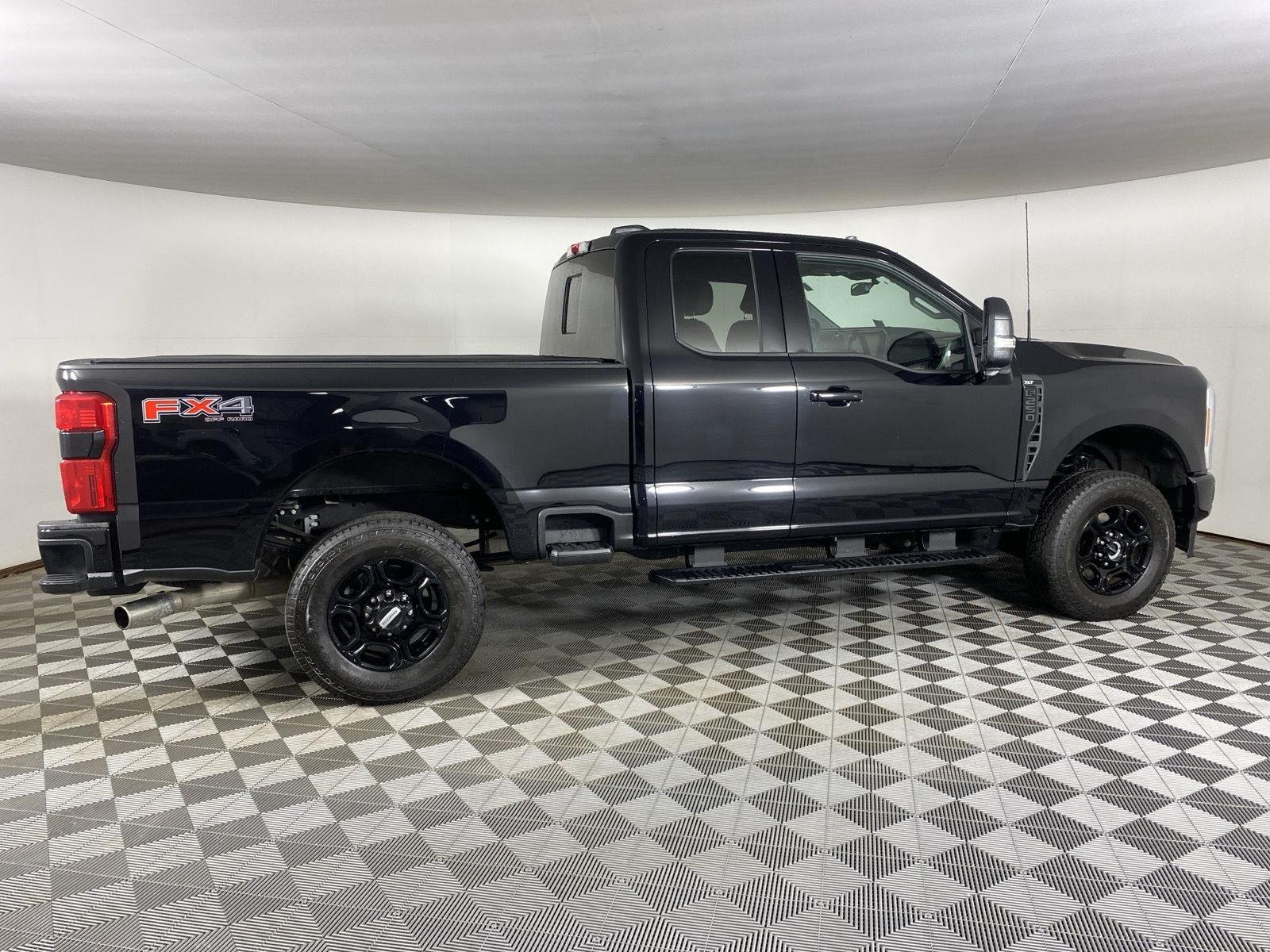 Used 2023 Black Metallic Ford XLT image 31