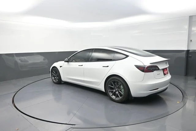 Used 2022  Tesla Long Range image 48