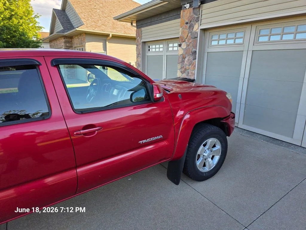 Used 2015 Red Toyota Base image 14