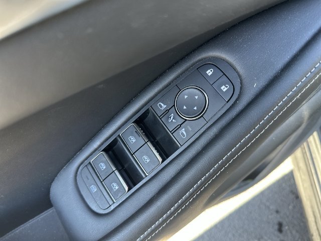 Used 2024 Gray INFINITI PURE image 23