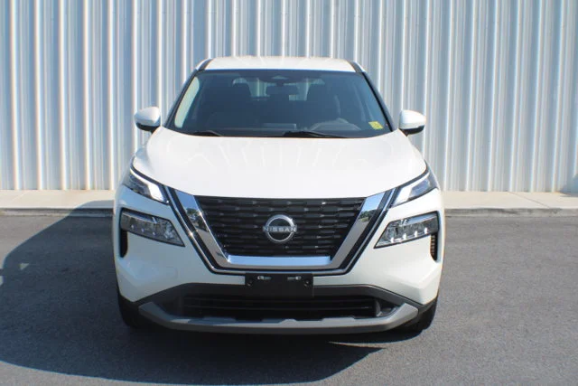 Used 2023 Pearl White Tricoat Nissan SV image 16