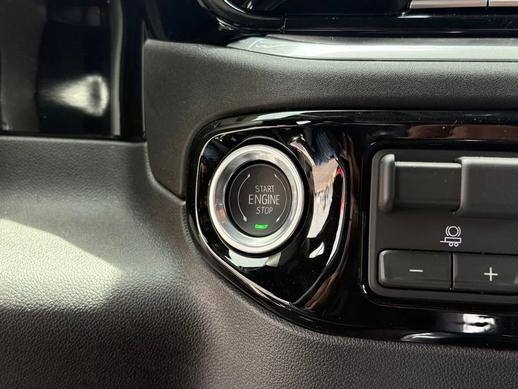 New 2026 Sterling Metallic GMC SLT image 27