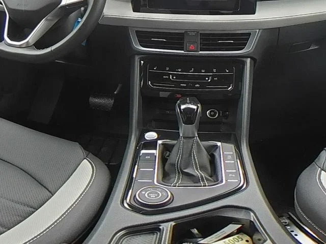 2026 Volkswagen Taos SEL - Photo 37